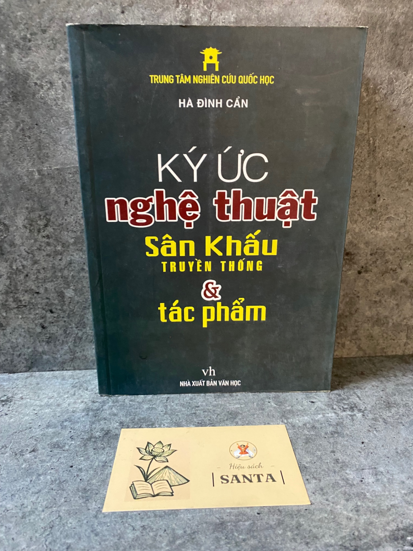Ký ức nghệ thuật sân khấu truyền thống và tác phẩm- Hà Đỉnh Cẩn- sách lưu kho chưa sd, mới 90%